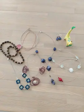Lot de bijoux fantaisie
