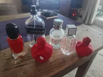 bouteilles de parfum