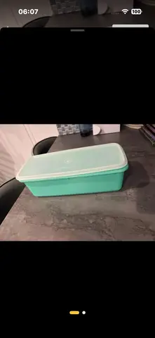 Grande boîte avec égouttoir de la marque Tupperware