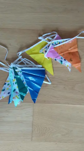 Guirlande et fanions pour anniversaire