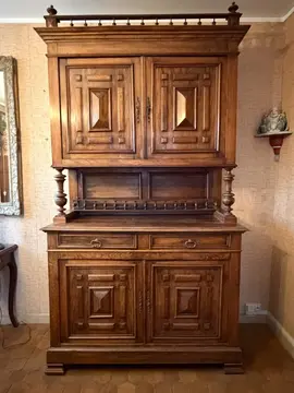 Beau buffet ancien