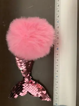 pompon quatique (pompon avec queue de poisson)