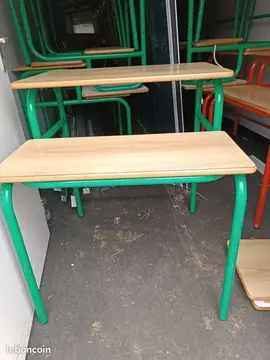 Lot de 42 bureaux informatiques