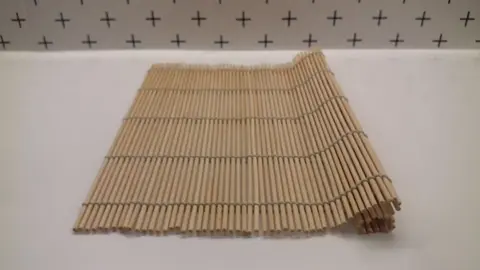 Nate bambou pour rouler des maki