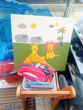 Jouets, livres, chaise enfant