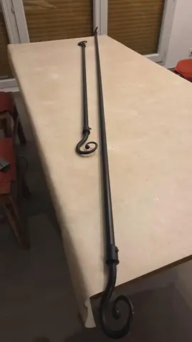 Paire de tringles de rideau noirs