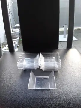 10 mini coupelles carrées