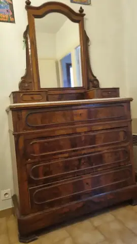 commode en bois et son miroir