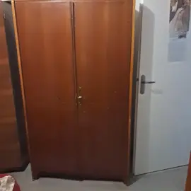 ancienne armoire en bois urgent