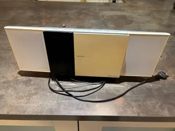 lecteur CD et radio blanc