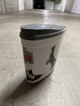 boîte à croquettes