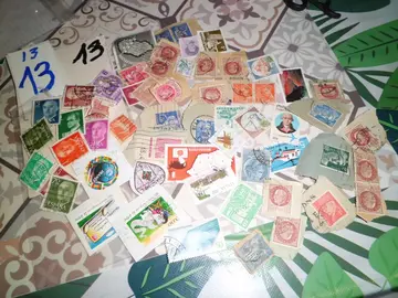lot timbres monde 13