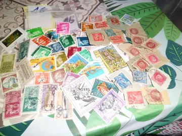 lot timbres monde 16