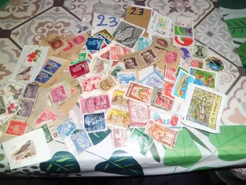 lot timbres monde 23