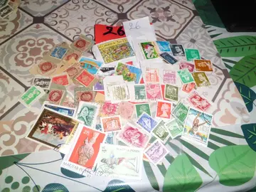 lot timbres monde 26