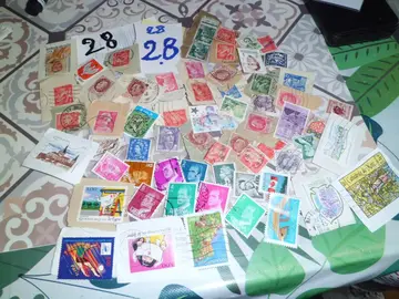 lot timbres monde 28