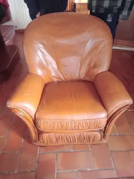 Deux fauteuils cuirs