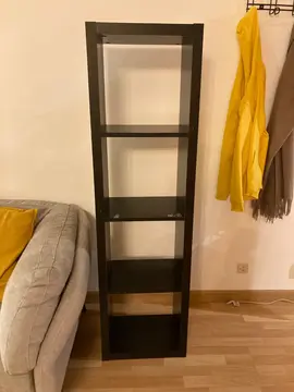 étagère marron foncée