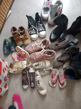 lot de chaussures