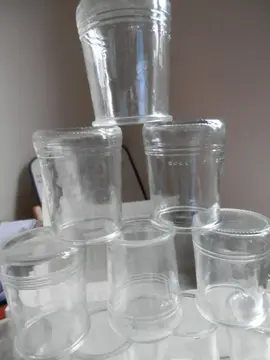 pots de yaourts sans couvercles