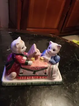 vide poche en céramique décoratif.