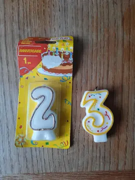deux bougies d'anniversaire enfants