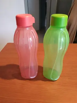 2 Gourdes "Tupperware" neuves