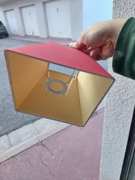 Petit abat jour rouge