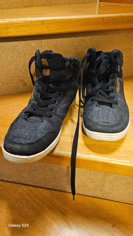 Basket toile bleu marine T.39