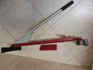 Massicot pour couper lames de parquet