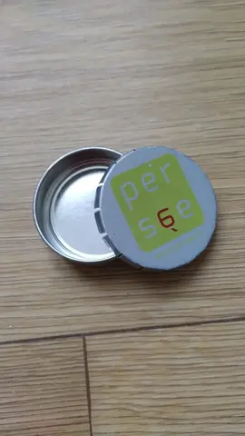 petite boîte en métal