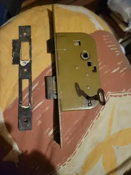 Serrure avec sa clef