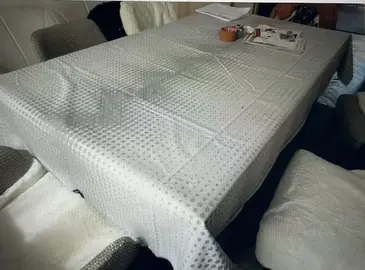 Table de salon 6 personnes en bois avec rallonges et autres mobiliers