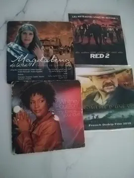 4 DVD (Bien lire l'annonce ou bien pas de réponse)