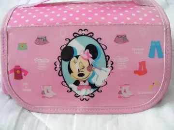 Trousse avec plusieurs compartiments