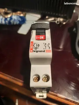 Disjoncteur Legrand C10