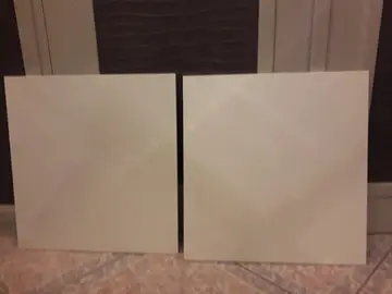 étagères blanches neuves