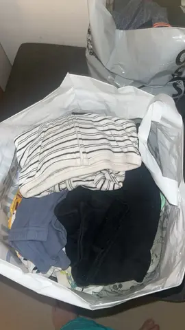 sac d’habits, enfants de neuf mois à 18 mois, garçon