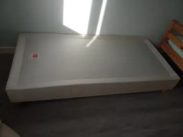 sommier à ressort 90x190, avec son matelas