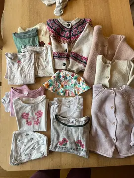 lot de vêtements fille 2/3/4 ans
