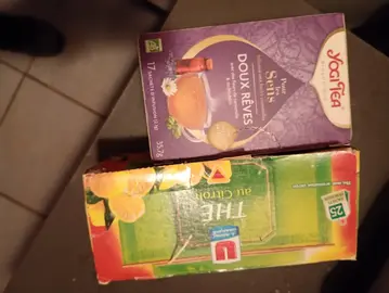 a donner 2 boîtes de thé pleine saveur citron et huile essentielle Vidauban