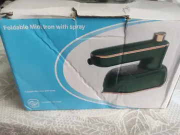 Petit fer à repasser.