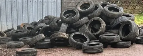 lot de pneus usagés