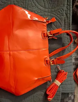 sac à main neuf verni