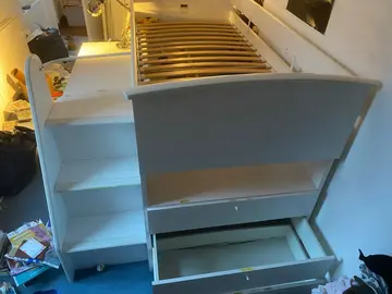 Pour vos enfants ou vos ados : lit combiné bureau et armoire