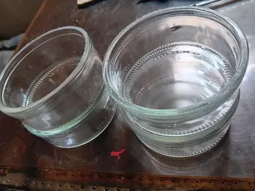 4 ramequins (anciens pots)