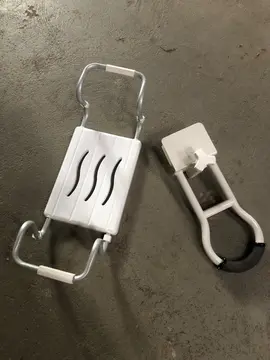 Siège et barre d’accès pour baignoire