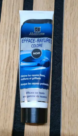 Pâte efface rayures noires