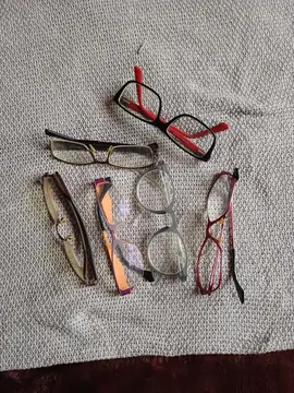 lot de montures de lunettes