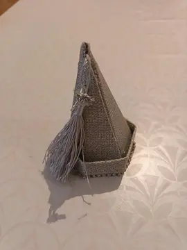 1 boîte à dragées